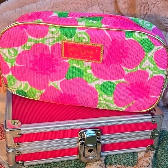 Lilly Pulitzer for Estee Lauder Cosmetic Bag with Pink Flowers - Picture 6 of 6